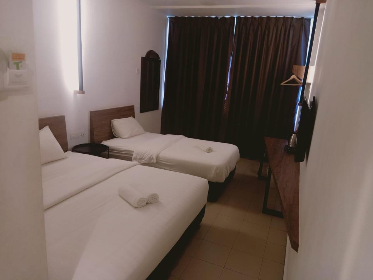 T Hotel Anggerik Алор Сетар Екстериор снимка