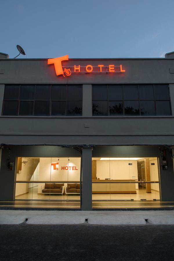 T Hotel Anggerik Алор Сетар Екстериор снимка