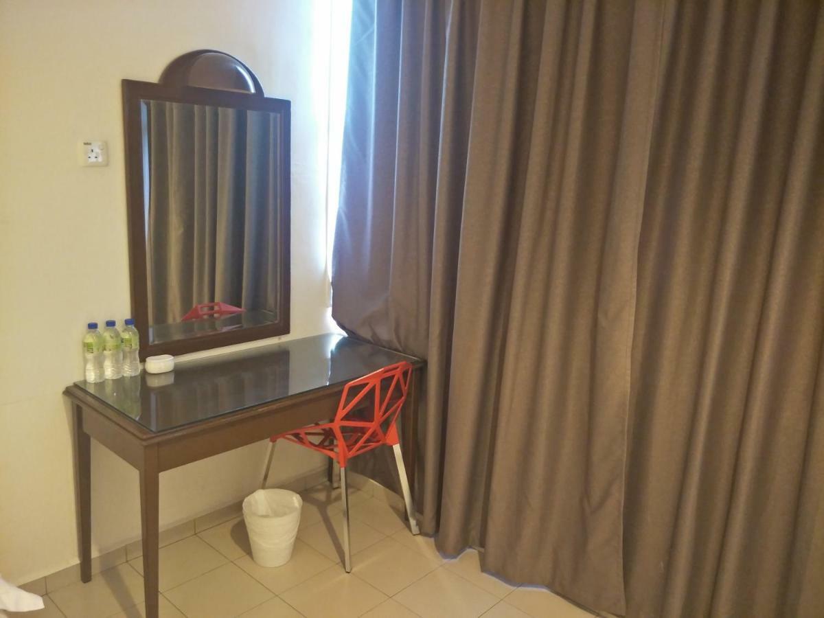 T Hotel Anggerik Алор Сетар Екстериор снимка